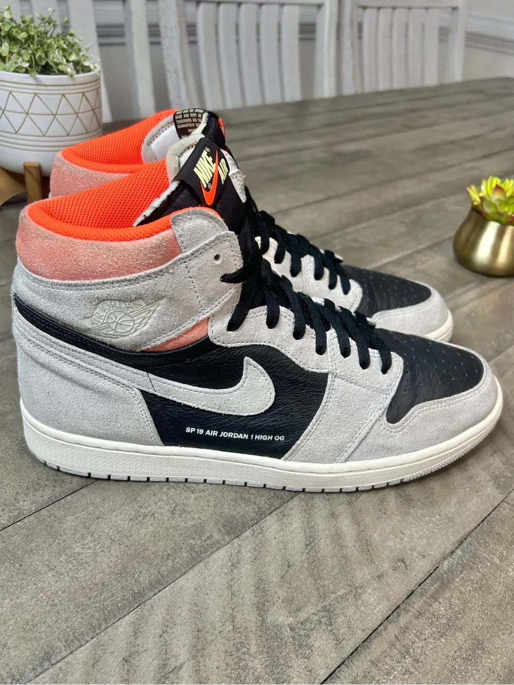 Air Jordan 1 Retro OG High Hyper Crimson Size 13 Men’s Basketball Sneakers